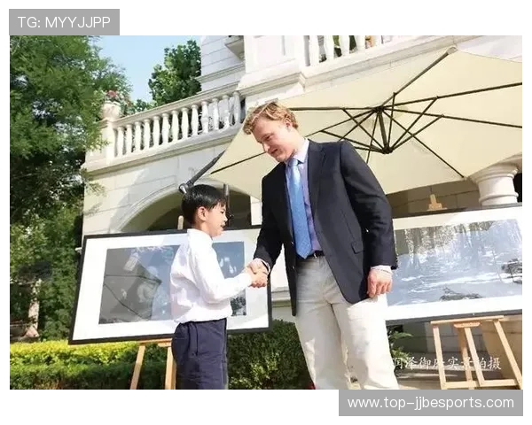 富二代足球明星背后的家族财富揭秘及其影响力分析 富二代足球明星背后的家族财富揭秘及其影响力分析