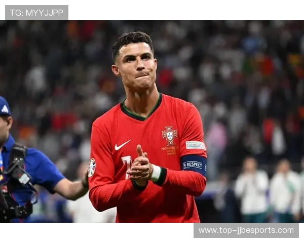 足球史上十大速度型中场球星盘点及其赛场影响力解析